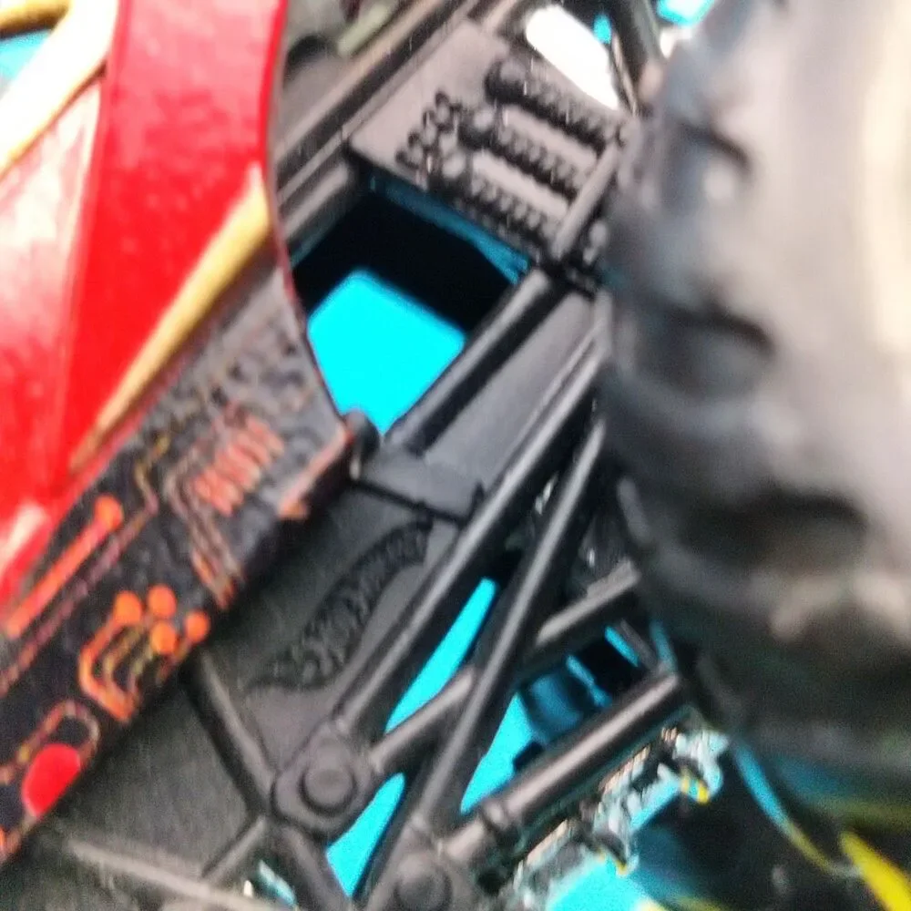 Iron Man Marvel Hot Wheels  Monster Jam Truck 1:64 Stark Industries